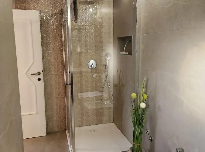 Mary * Novigrad (Istria)